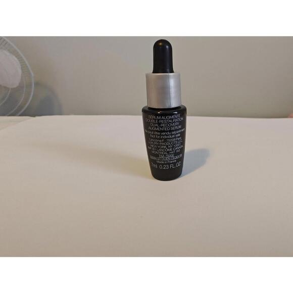 Lancome Genifique Ultimate Recovery Serum - .23 Fl Oz / 7 ml Sample Size - Picture 2 of 2